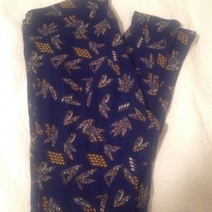 🎀🌷LuLaRoe – TC Leggings – FEATHER print – #299